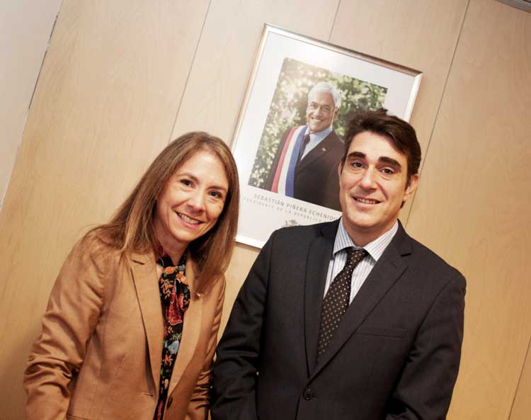 Los ministros de Energía de Chile y Argentina, Susana Jiménez y Javier Iguacel, se reunieron para reafirmar la prioridad política de ambos gobiernos con la integración energética.