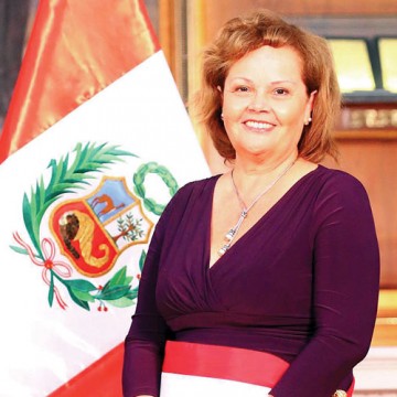 Rosa-María-Ortiz-ministra-Peru---RE-140